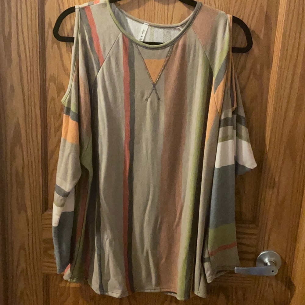 Cold shoulder top